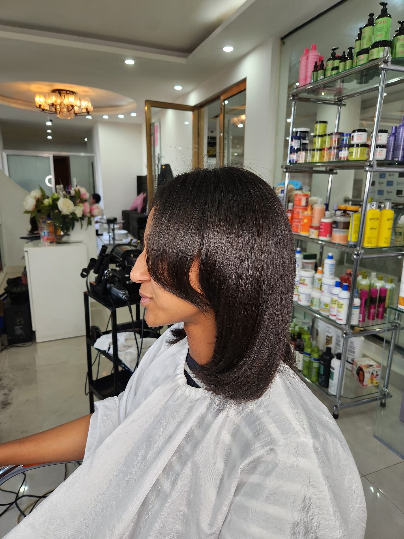 Sleek side-parted blowout